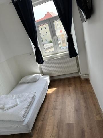 Gostilna In Apartmaji Zlati Lev - Maribor Exterior foto